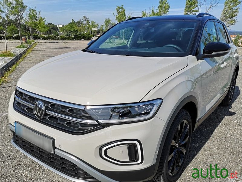 Volkswagen T-Roc 2024, bild 3/3