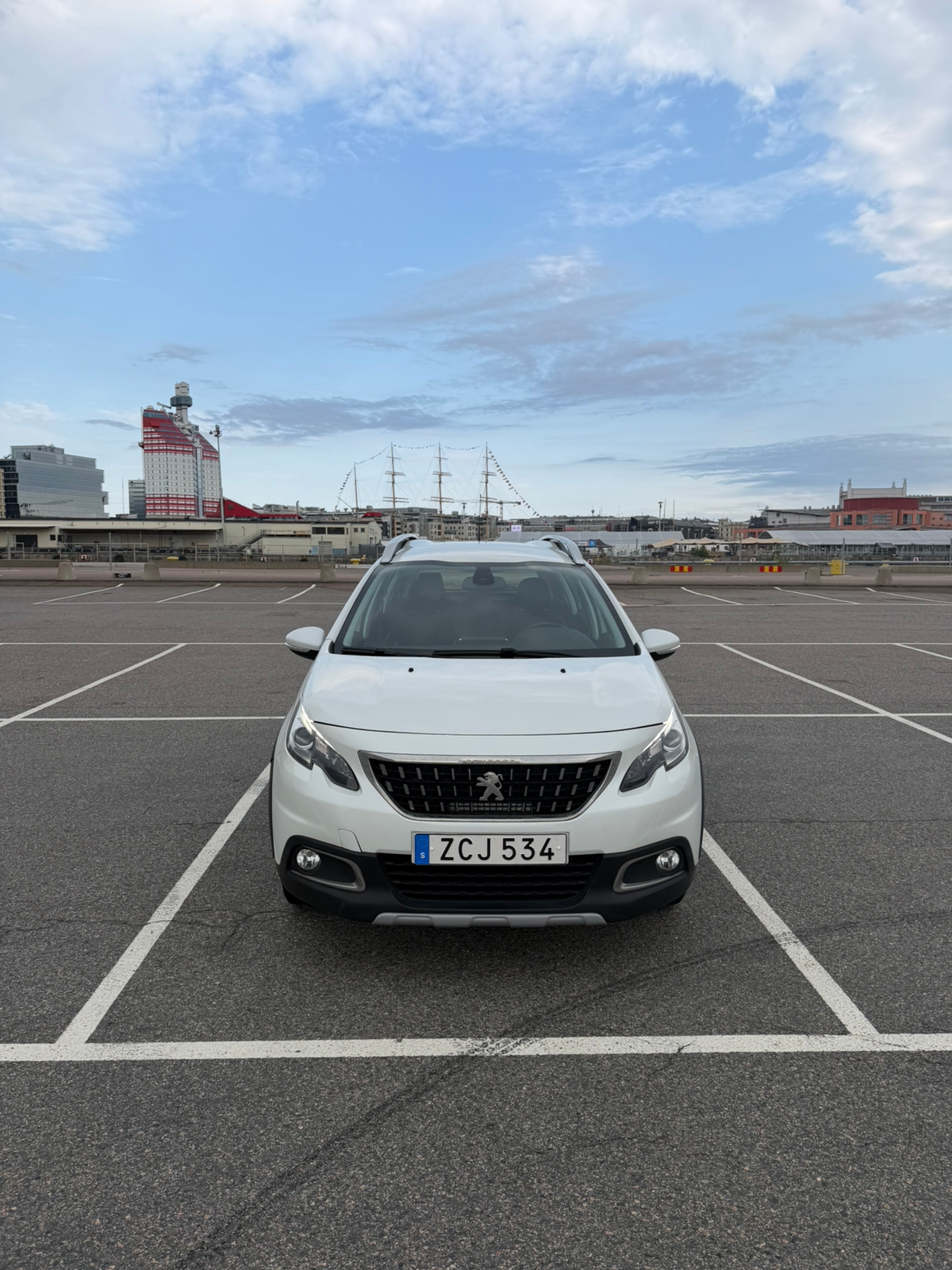 Peugeot 2008 1.2 PureTech 110 Manuell 2017, bild 2/10