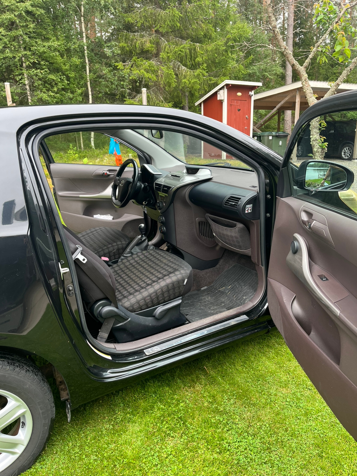 Toyota IQ 1.0 VVT-i Manuell 2009, bild 6/10