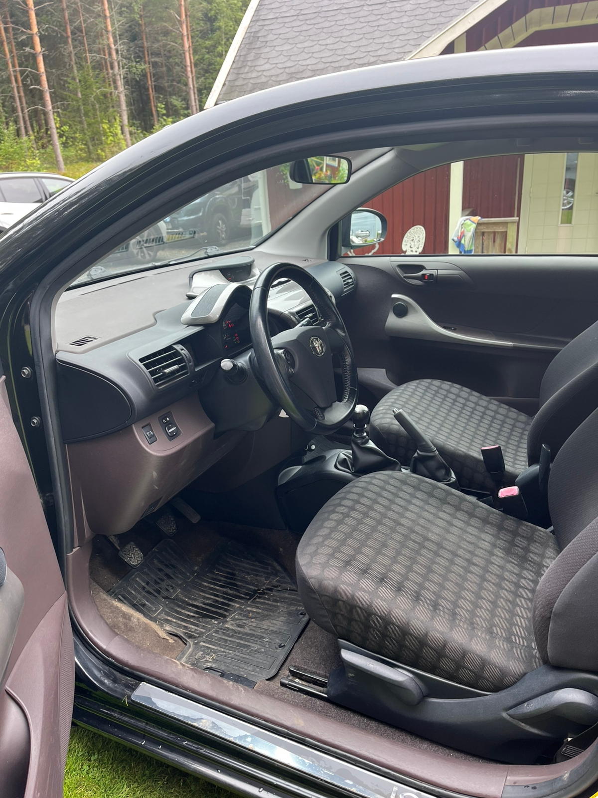 Toyota IQ 1.0 VVT-i Manuell 2009, bild 5/10