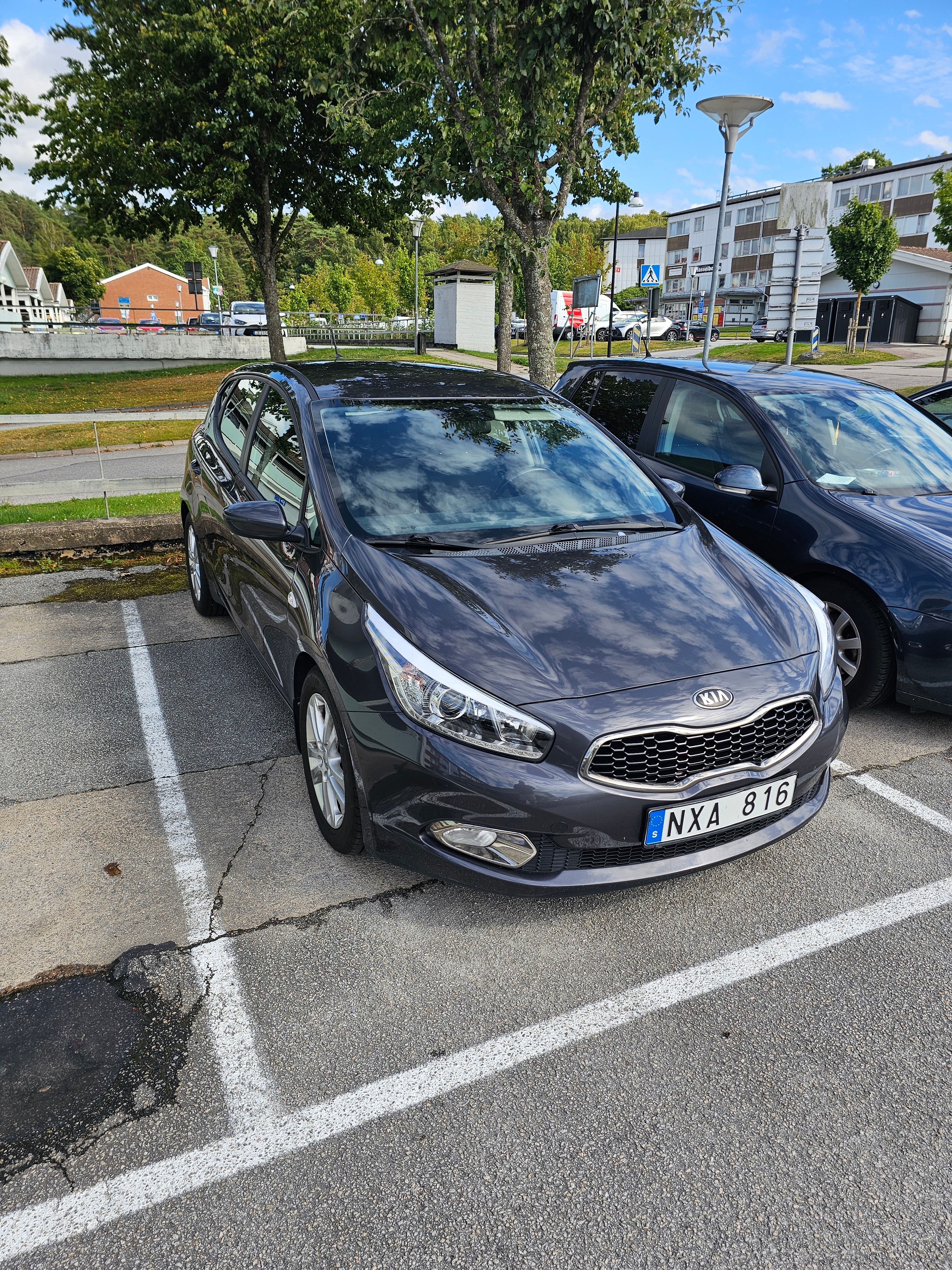 Kia Ceed 1.4 CVVT Manuell 2014, bild 2/7