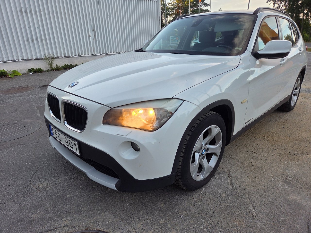 BMW X1 sDrive20d Steptronic Euro 5 2011, kuva 4/10