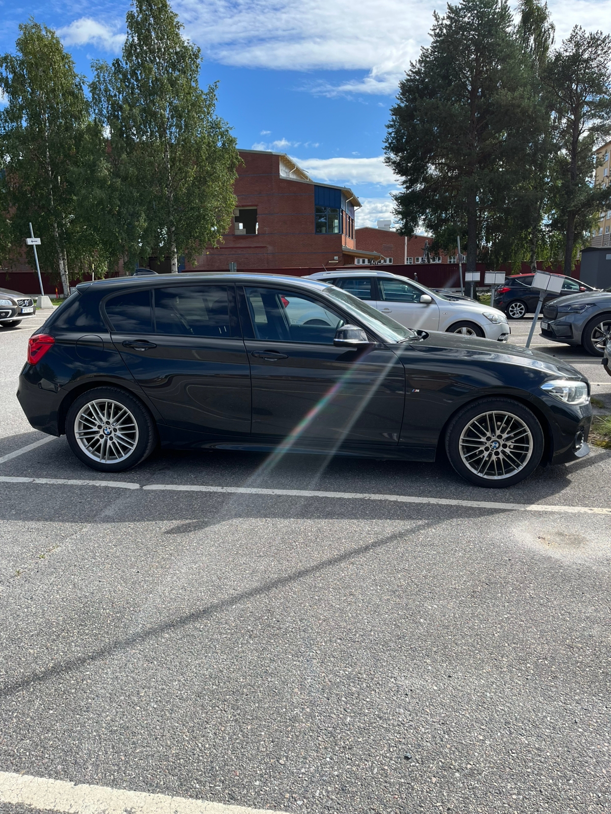 BMW 118 i 5-dörrars Manuell 2019, bild 2/5