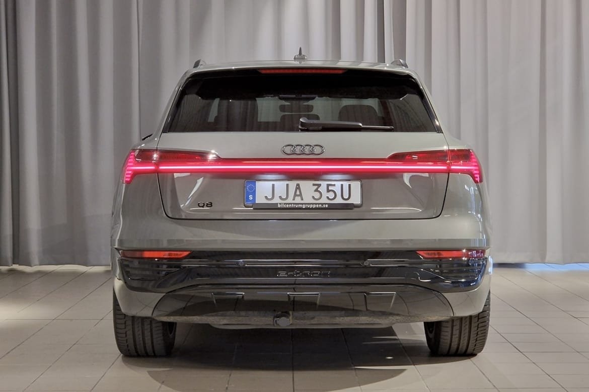 Audi Q8 55 e-tron quattro 2024, bild 6/10