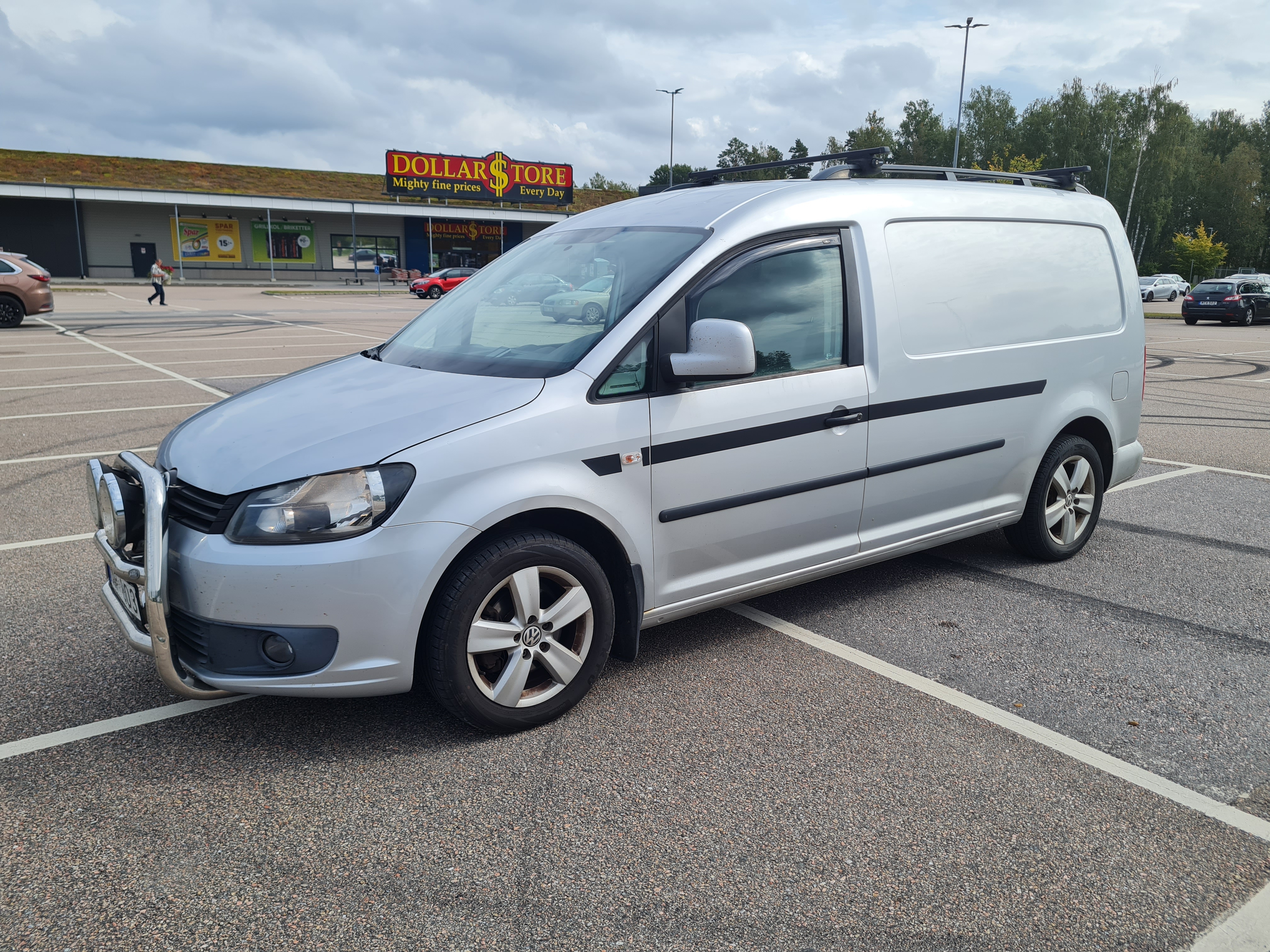 Volkswagen Caddy Maxi 2011, bild 2/5