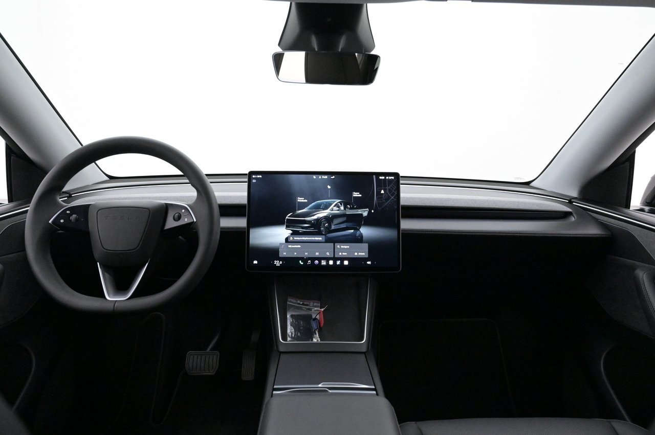Tesla Model Y Long Range AWD Uppg 2025, bild 6/10
