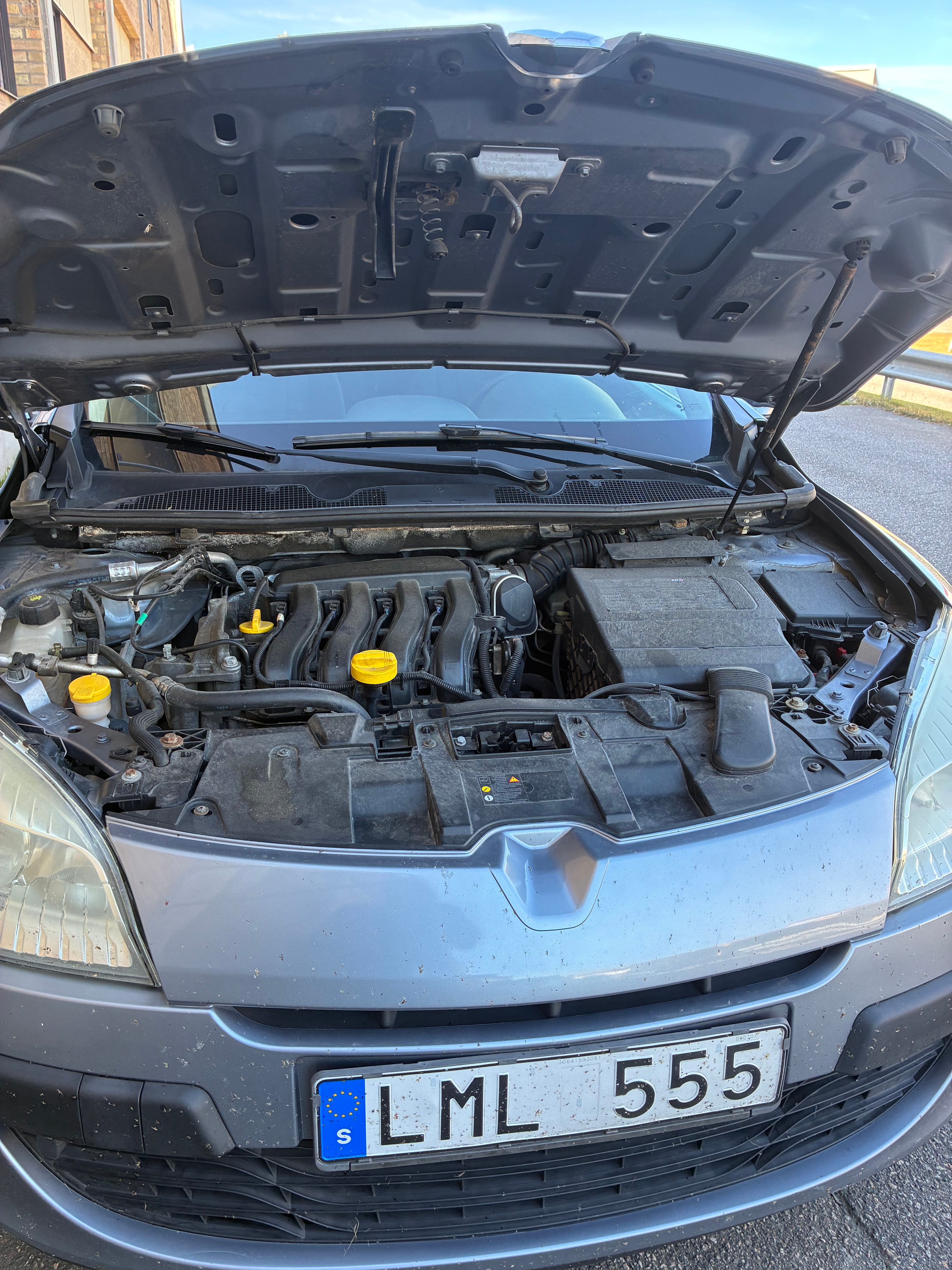 Renault Megane III 1.6 E85 Manuell 2009, bild 5/9