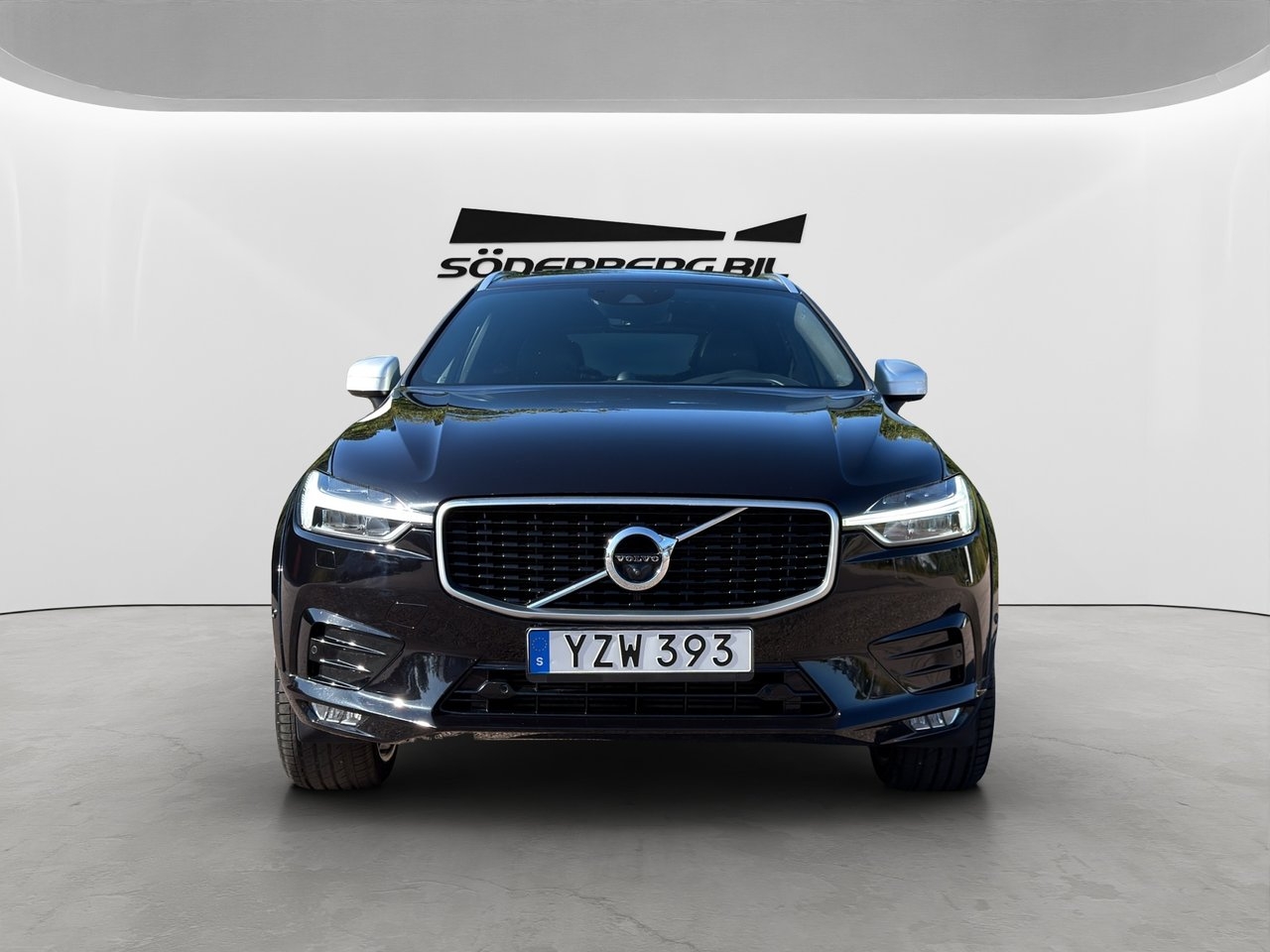 Volvo XC60 T6 AWD R-Design B&W, 360° 2018, bild 2/10