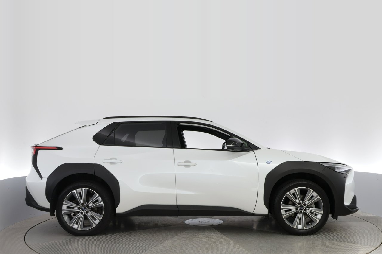 Subaru Solterra 2023, photo 6/10