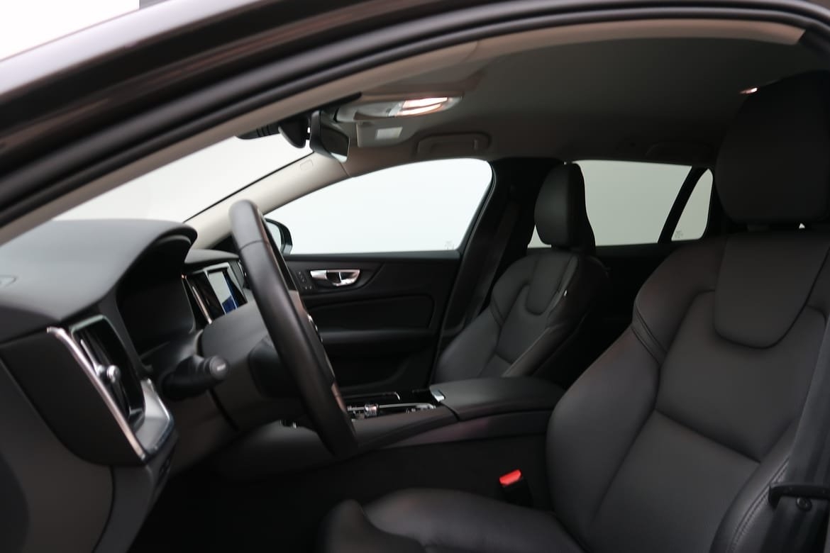 Volvo V60 T6 Plus Dark 2025, bild 4/10