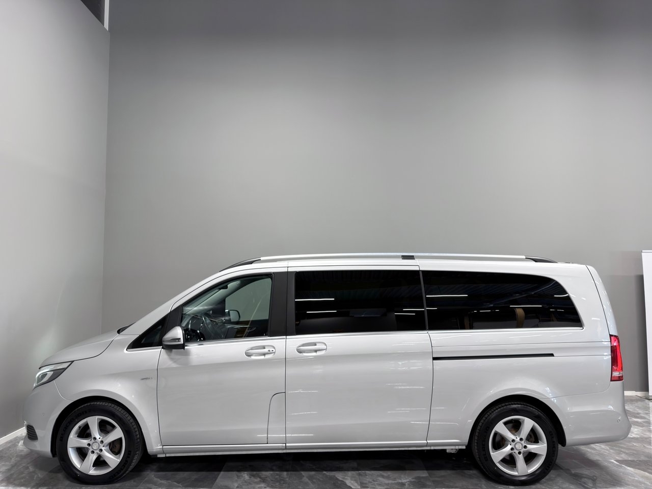 Mercedes-Benz V 2017, bild 5/10