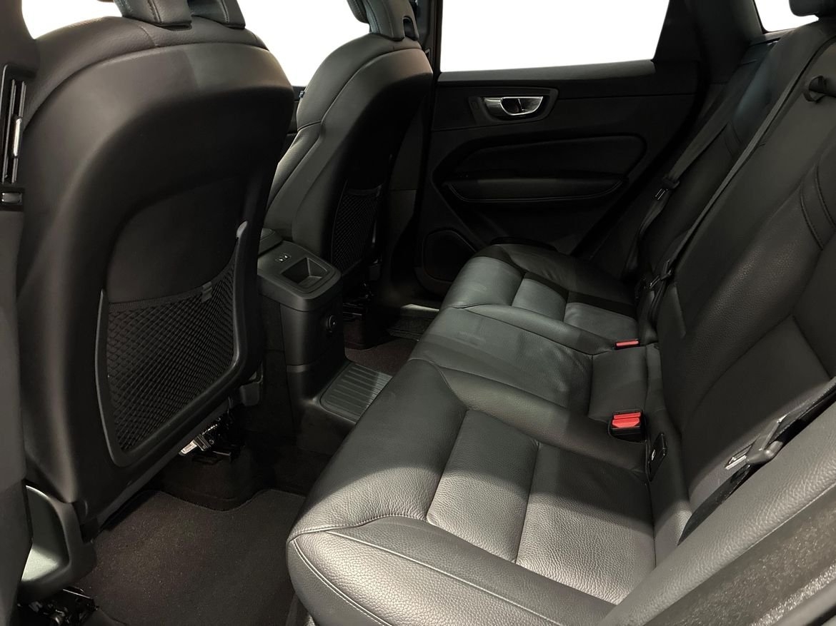 Volvo XC60 Recharge T6 Plus Dark Edition 2024, photo 6/10