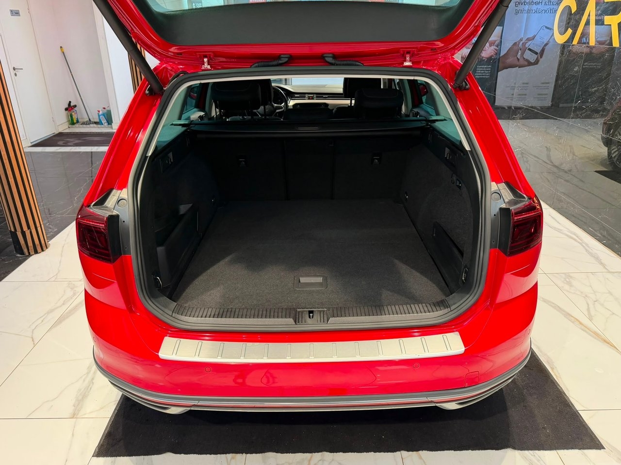 Volkswagen Passat 2021, photo 5/10