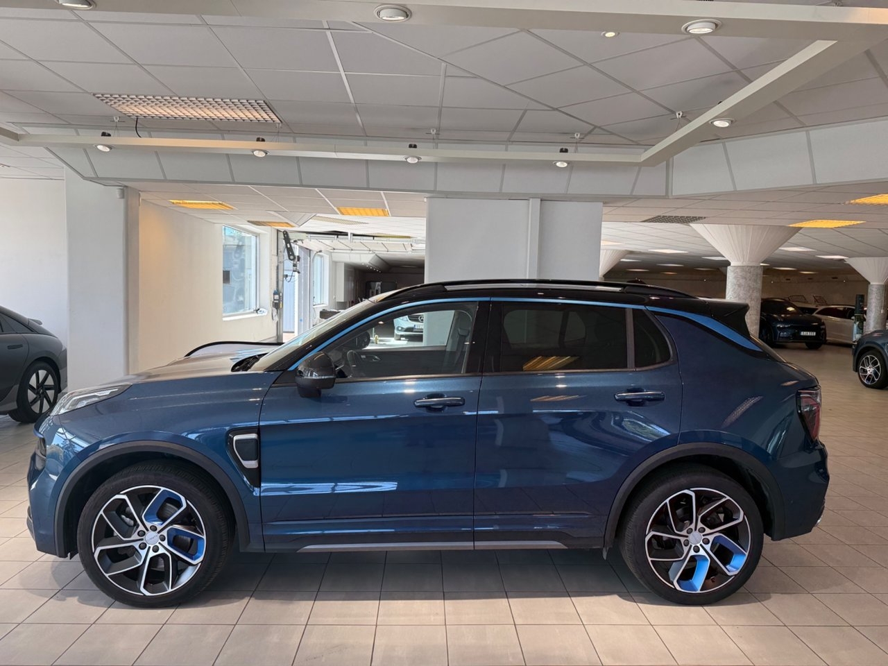 Lynk & Co 01
