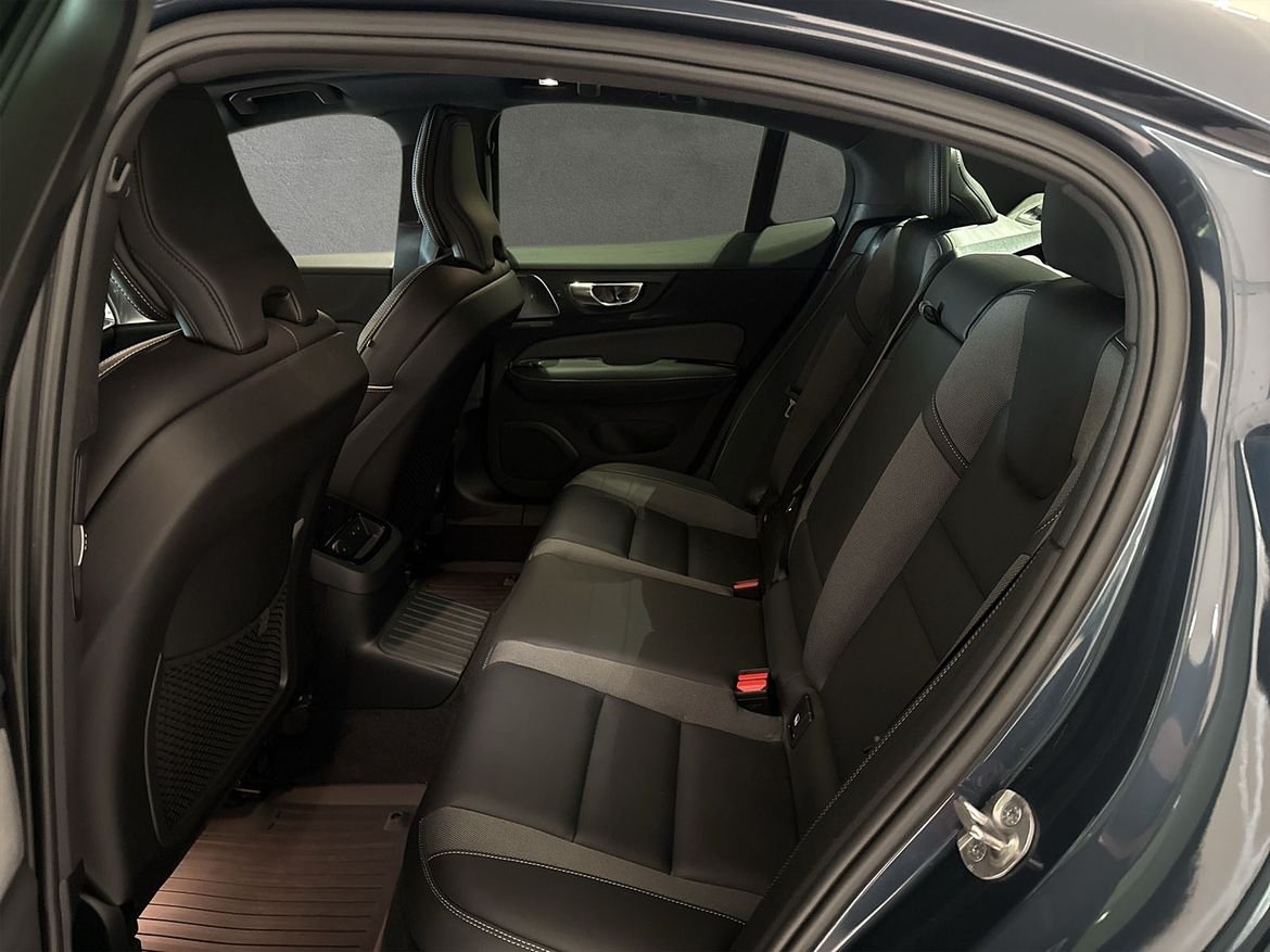 Volvo S60 Recharge T8 II Ultimate Dark 2024, bild 6/10