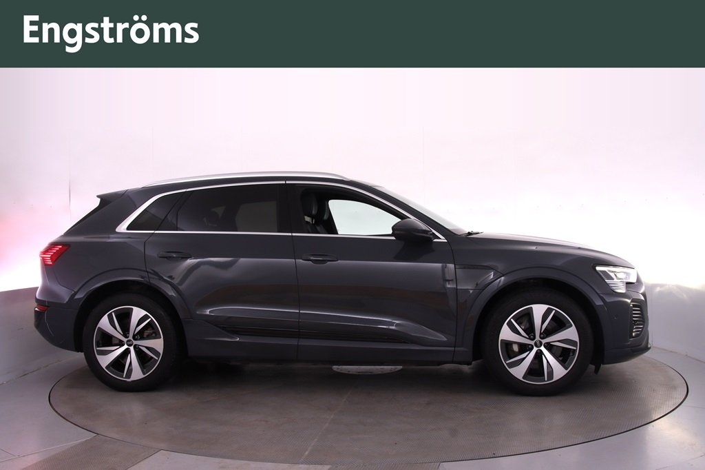 Audi Q8 50 E-TRON 340Hk S-LINE 2024, photo 2/10