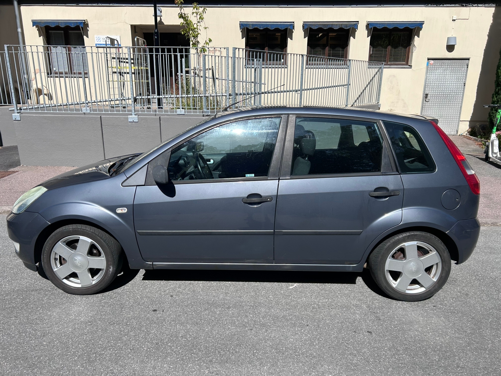 Ford Fiesta 5-dörrar 1.4 Manuell 2005, bild 7/10