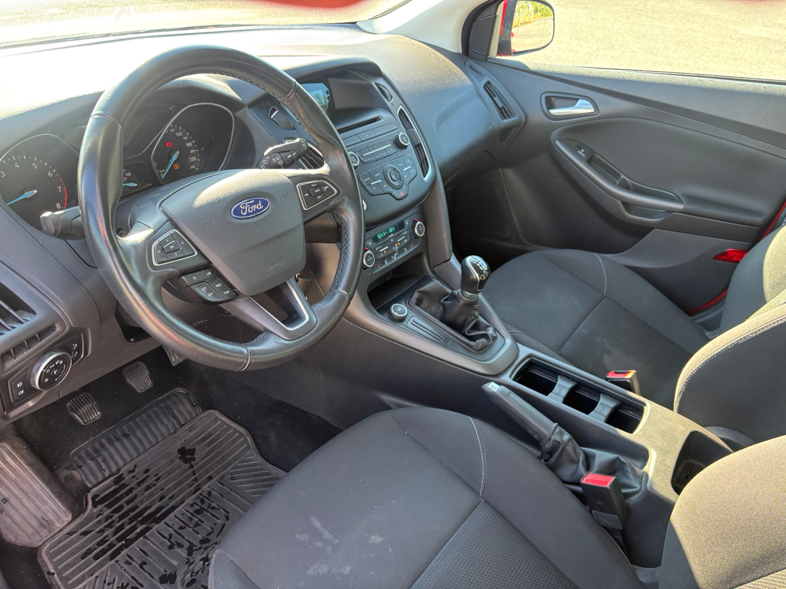 Ford Focus 1.6 Ti-VCT LPG Manuell 2016, bild 3/6