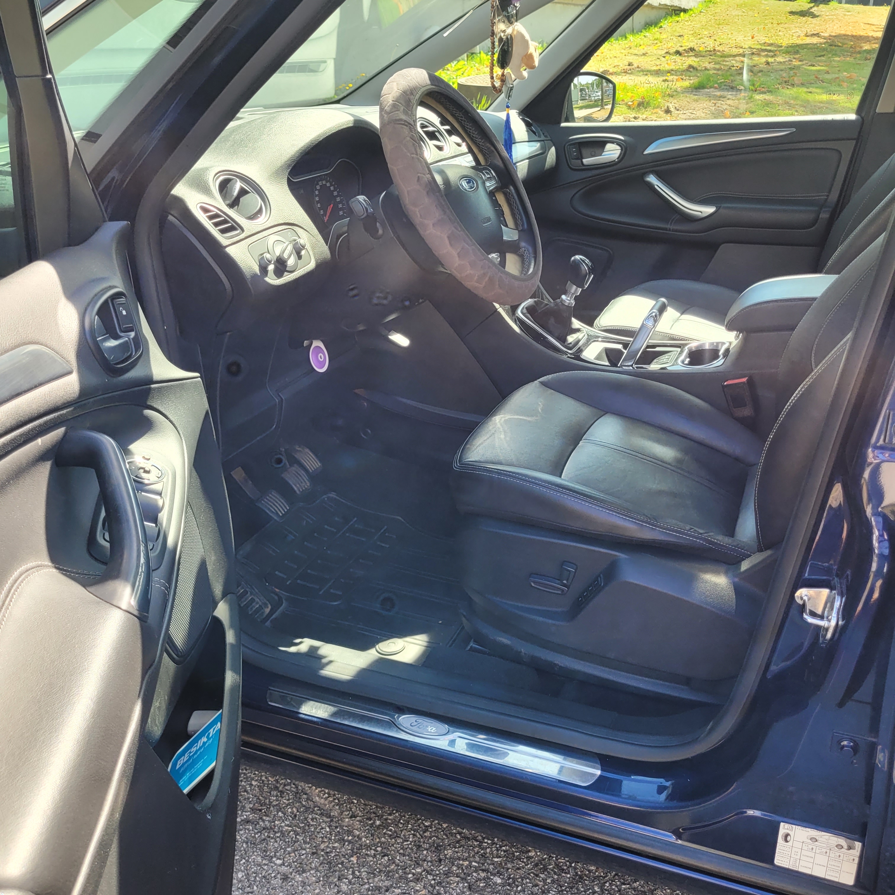 Ford S-MAX 2.2 TDCi Manuell 2013, bild 2/10