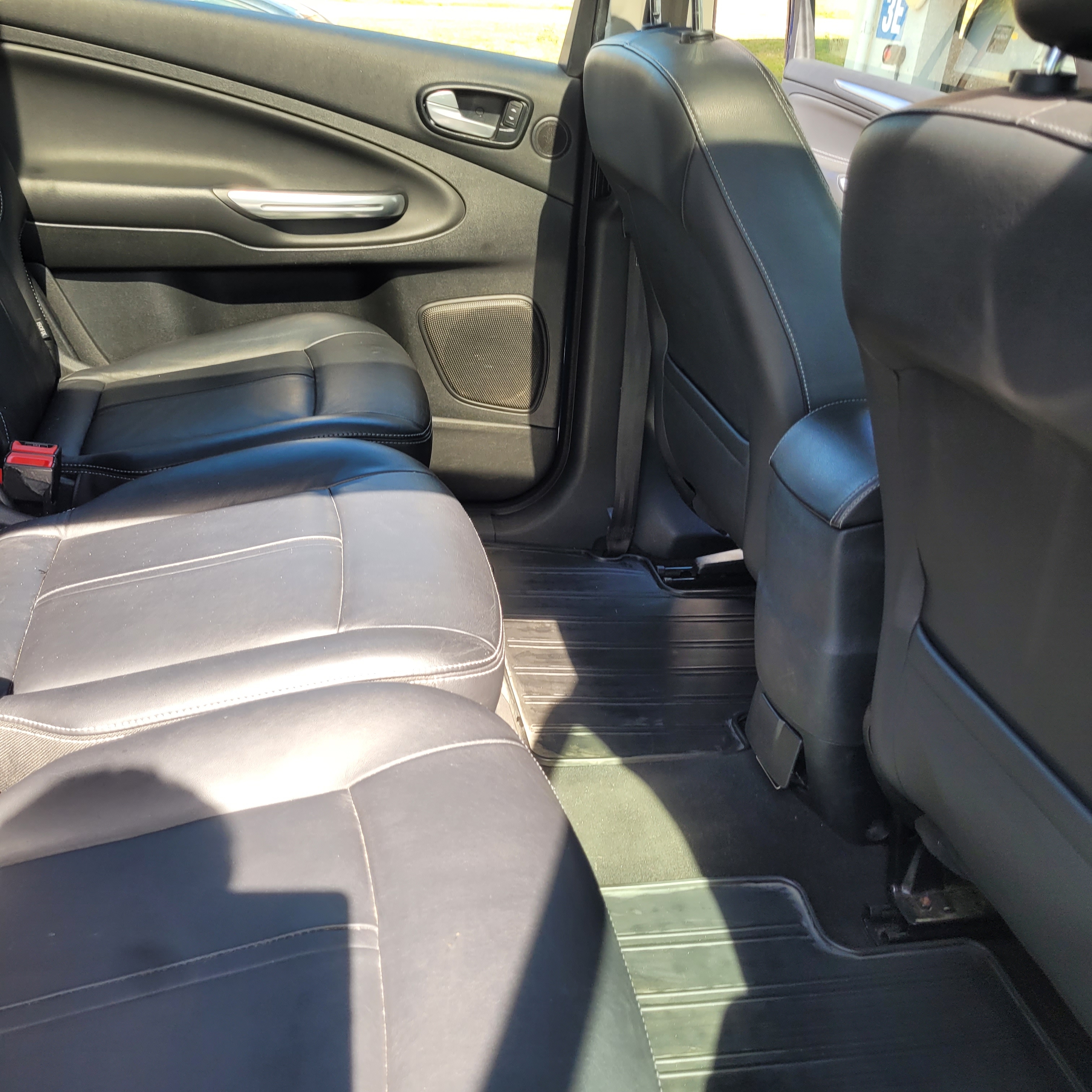 Ford S-MAX 2.2 TDCi Manuell 2013, bild 3/10