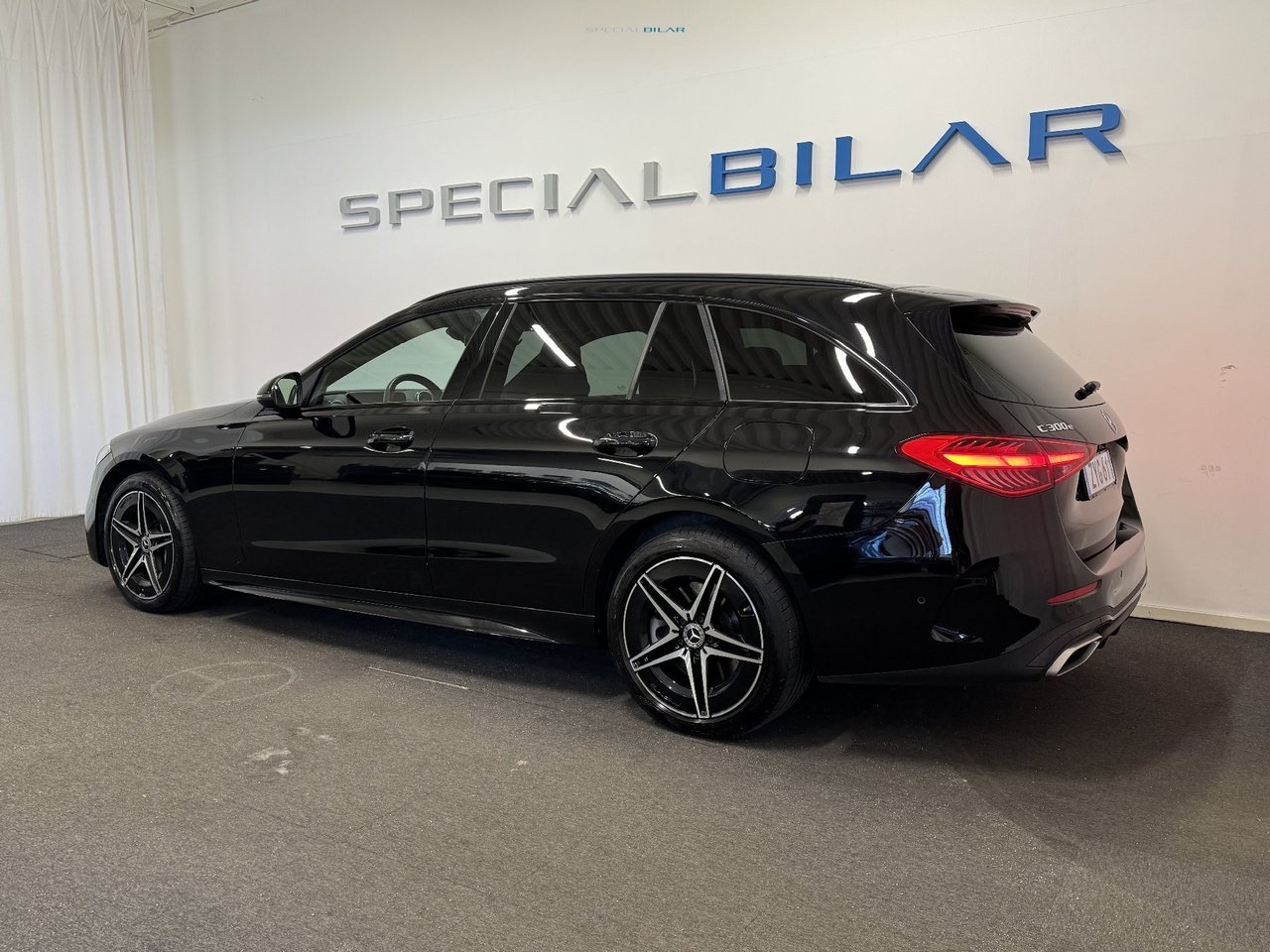 Mercedes-Benz C 300 e 9G-Tronic 2024, photo 3/10