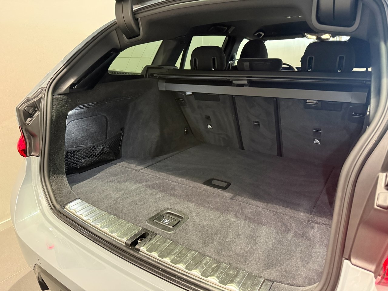 BMW 320 2025, bild 6/10