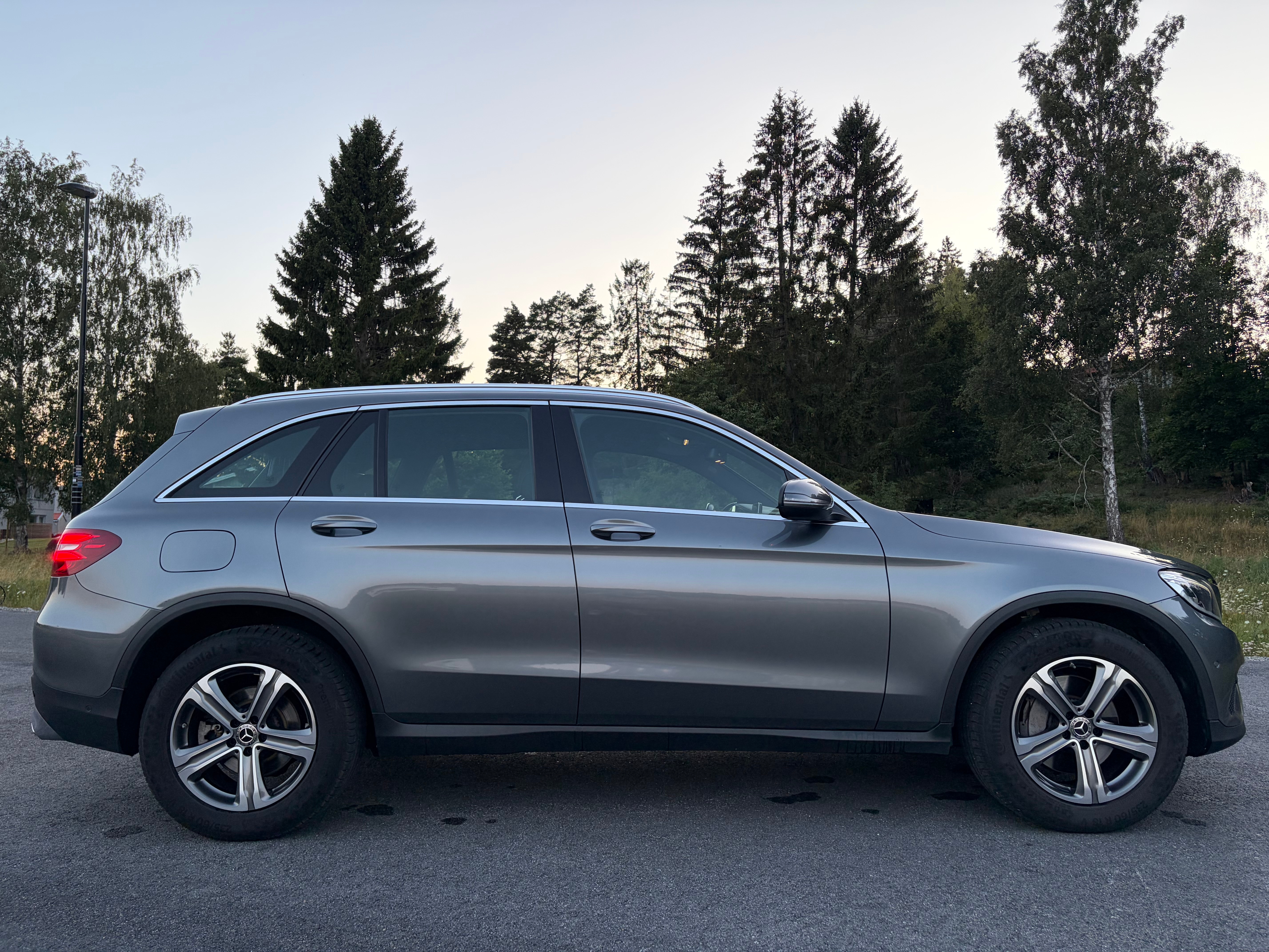 Mercedes-Benz GLC 250 Bensin 4-Matic 2018, photo 6/10
