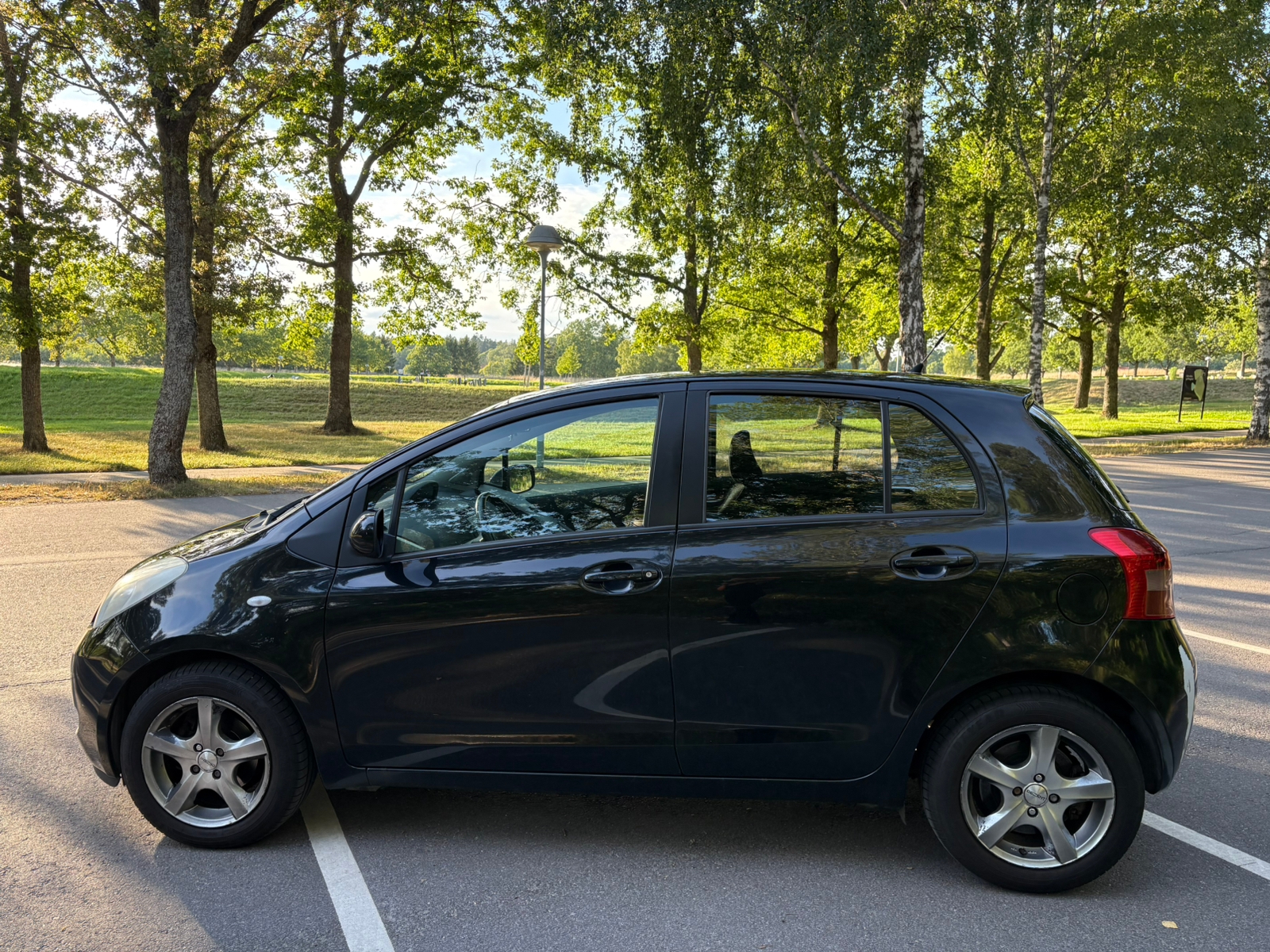 Toyota Yaris 5-dörrar 1.3 VVT-i Manuell 2006, bild 5/8