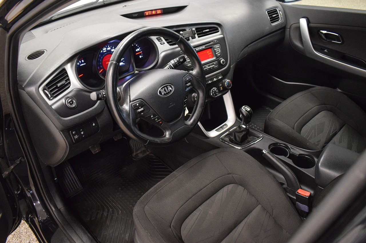 Kia Ceed 2013, photo 7/10
