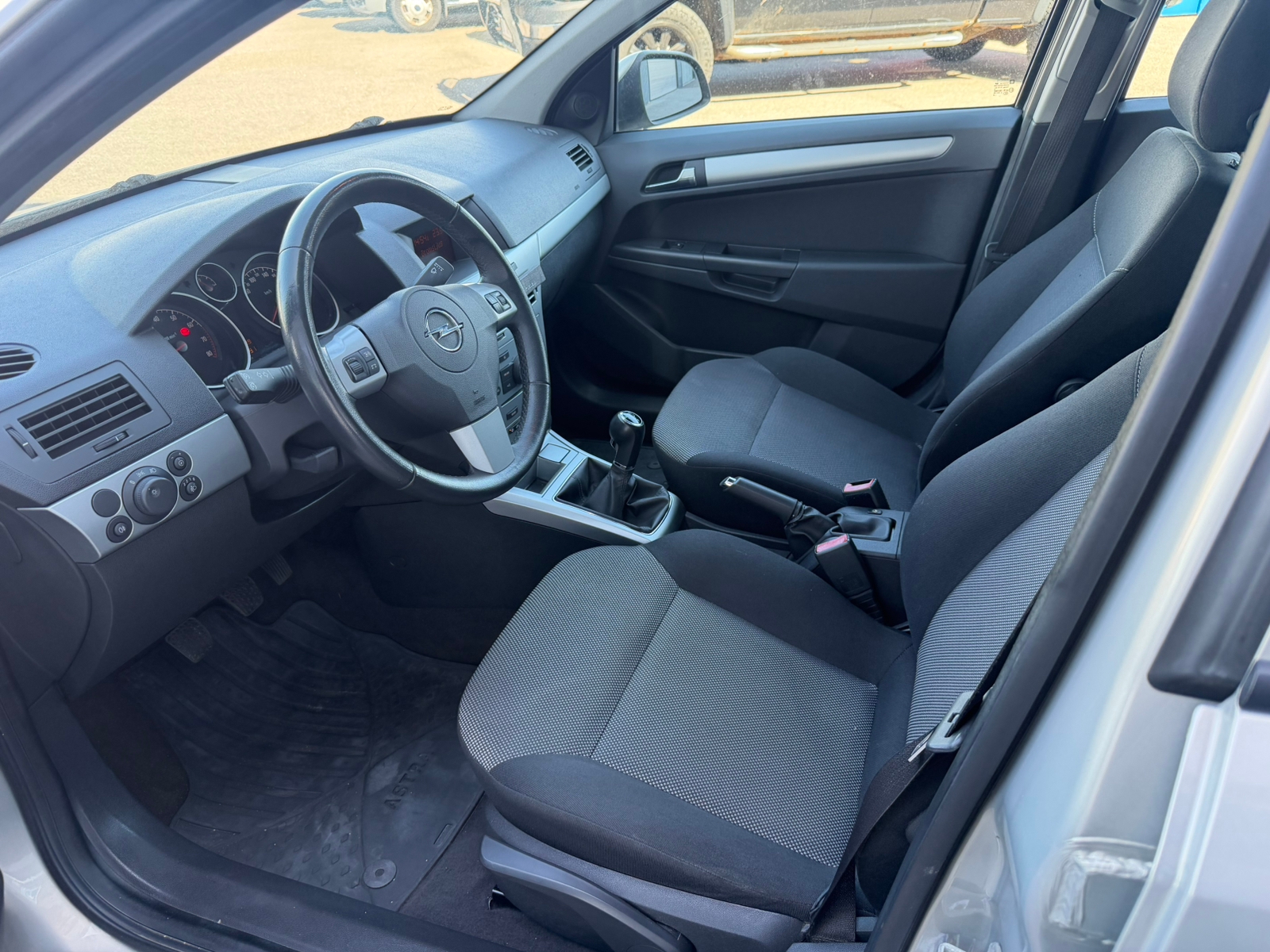 Opel Astra Caravan 1.6 ECOTEC Manuell 2010, kuva 7/10