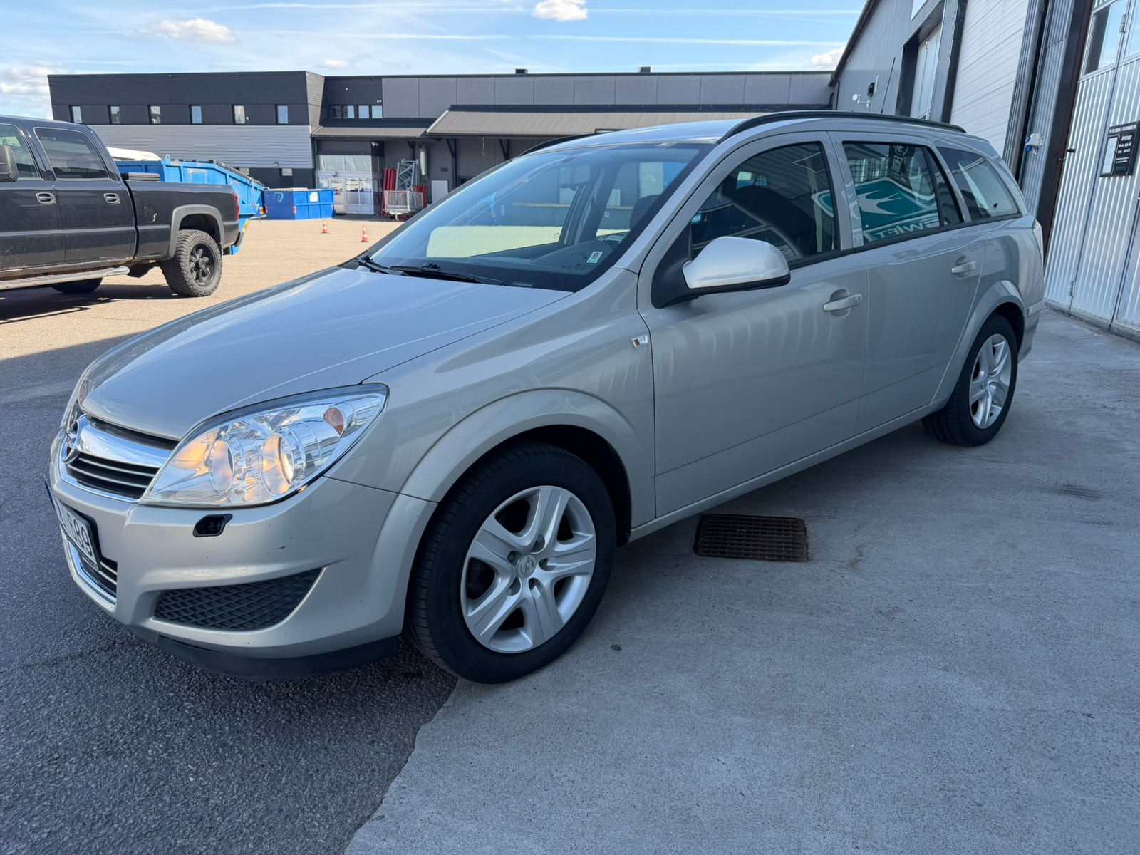 Opel Astra Caravan 1.6 ECOTEC Manuell 2010, kuva 3/10