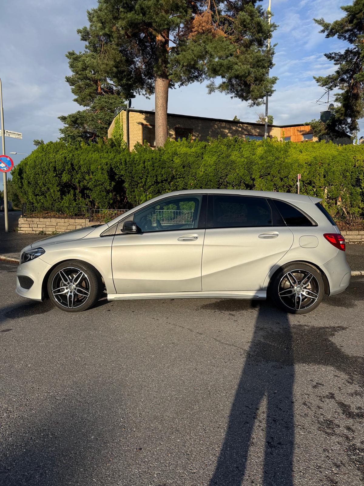 Mercedes-Benz B 200 d 4MATIC 7G-DCT 2017, bild 3/10