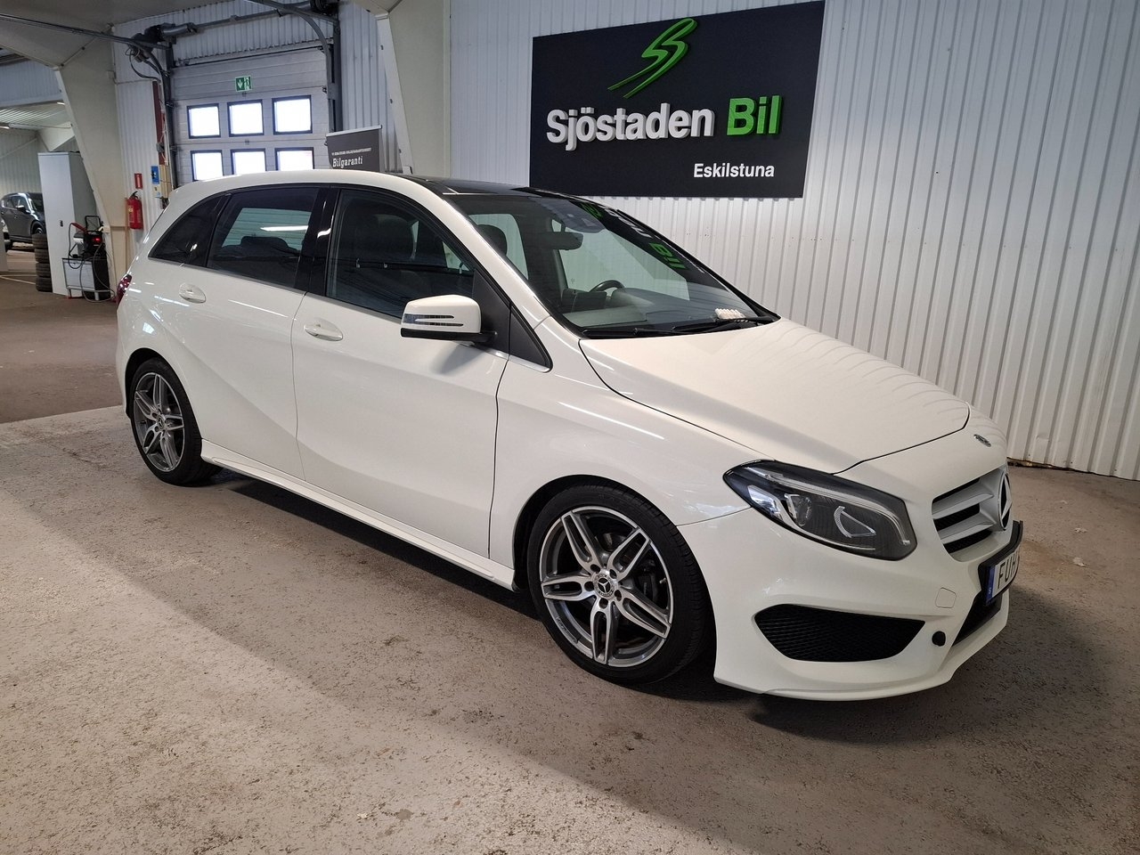 Mercedes-Benz B 180 AMG Sport Apple 2018, bild 3/10