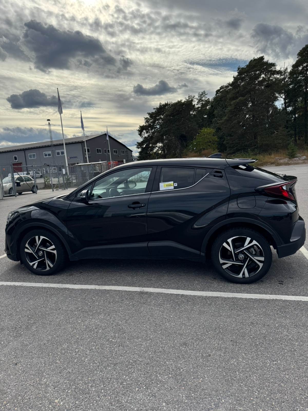 Toyota C-HR Hybrid CVT 2023, bild 2/4