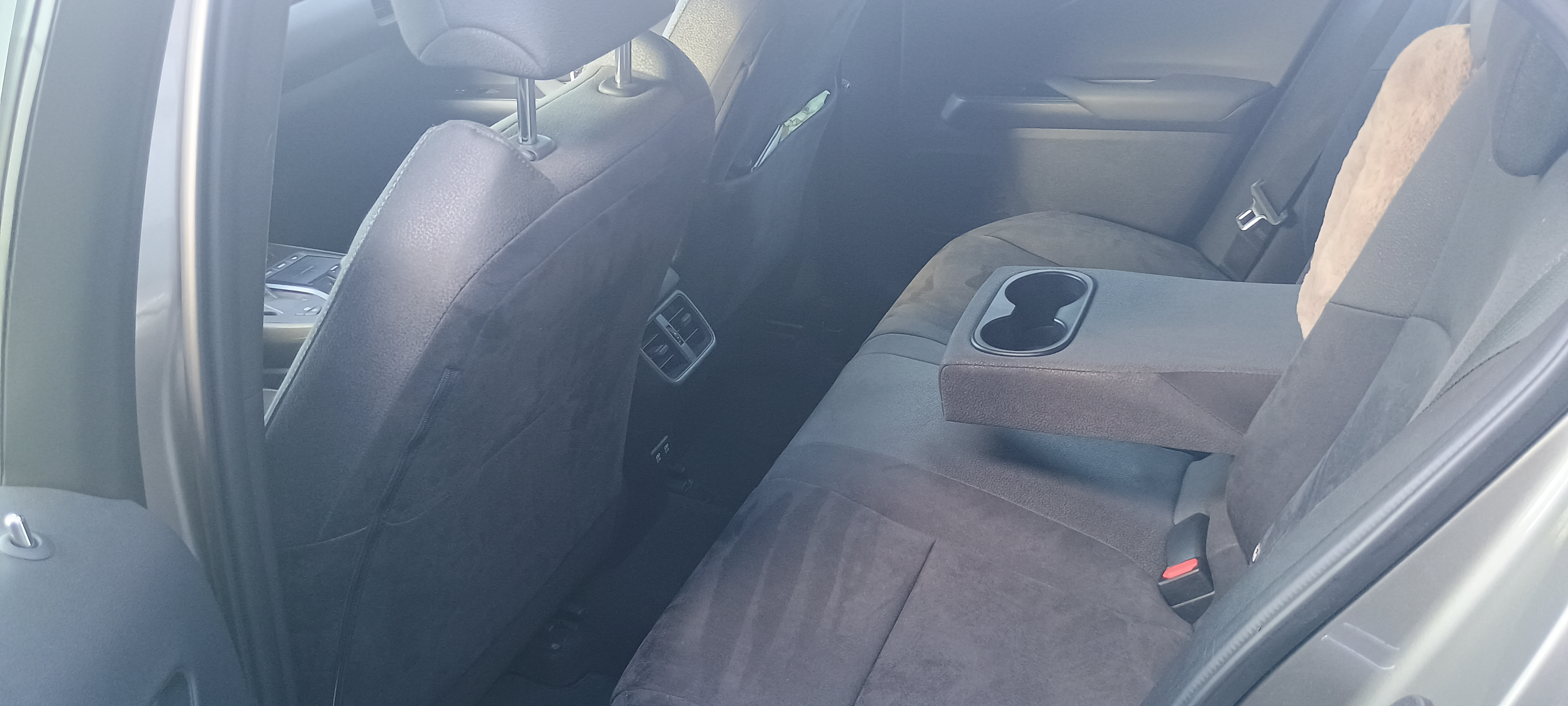 Lexus UX 250h CVT 2019, photo 6/8