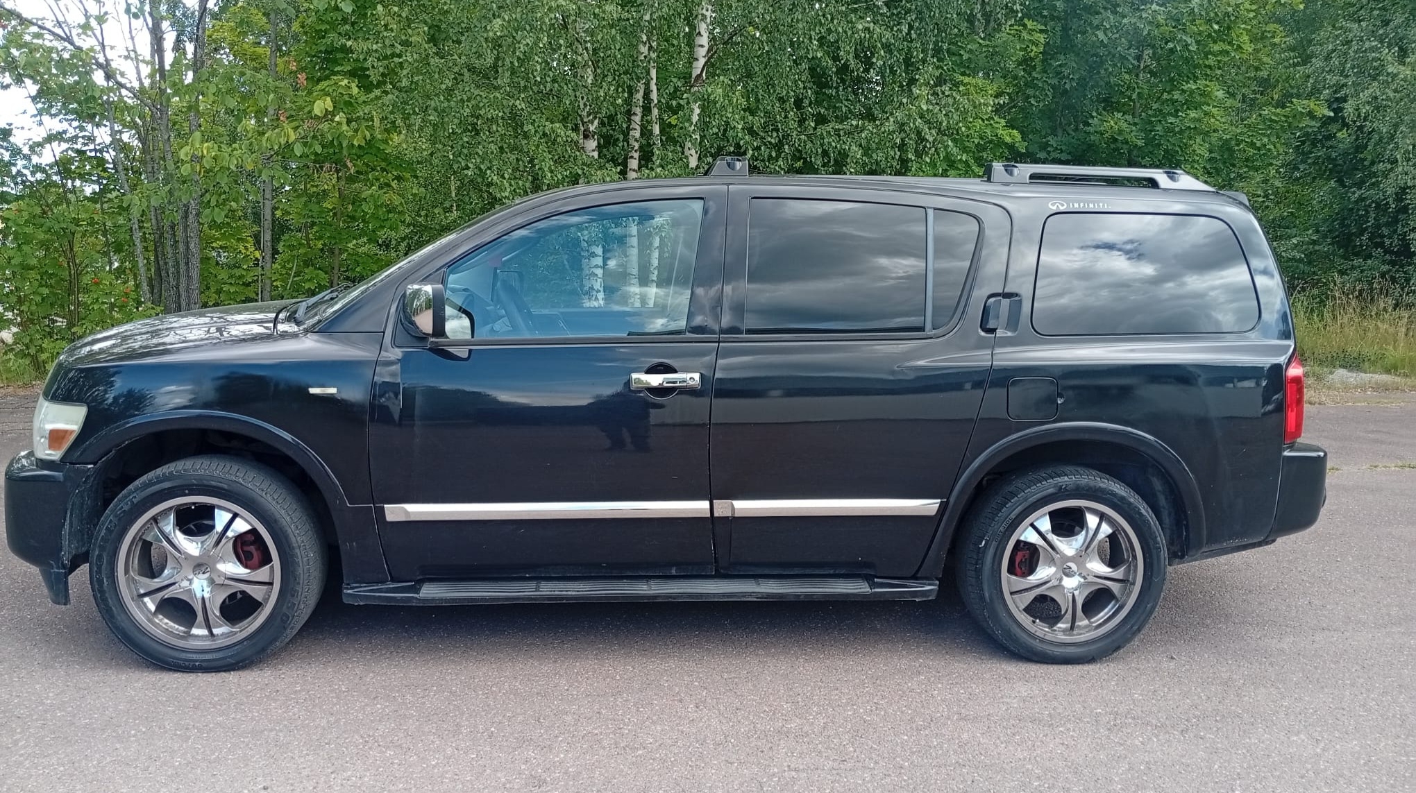 Infiniti QX56