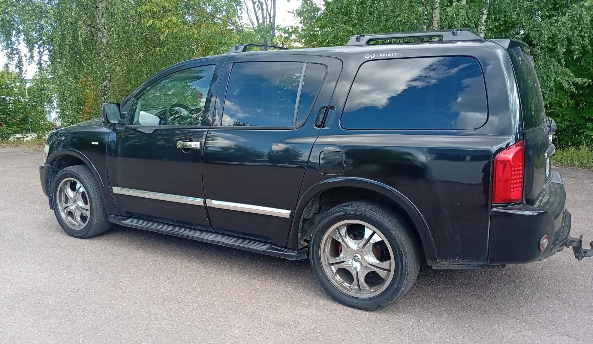 Infiniti QX56 2004, bild 2/10