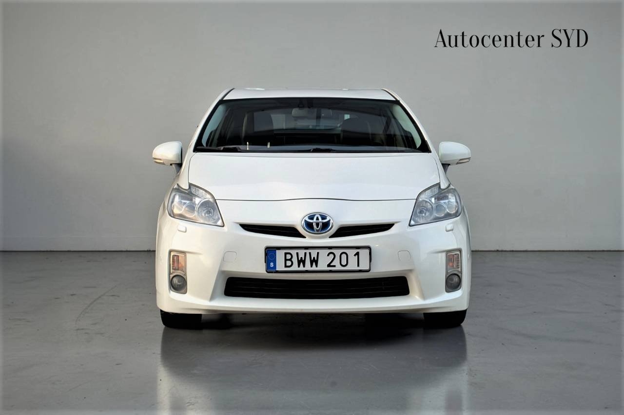 Toyota Prius Hybrid CVT Euro 5 2010, kuva 2/10