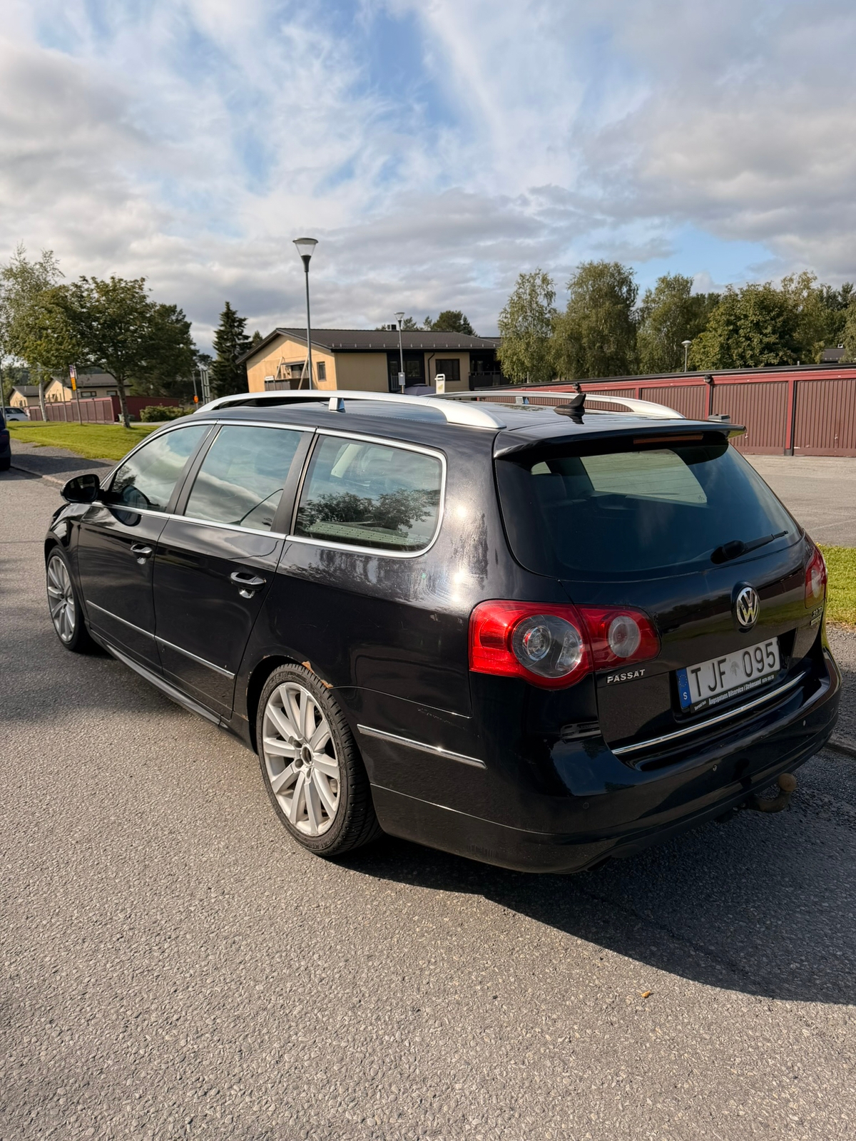 Volkswagen Passat 2010, photo 2/7
