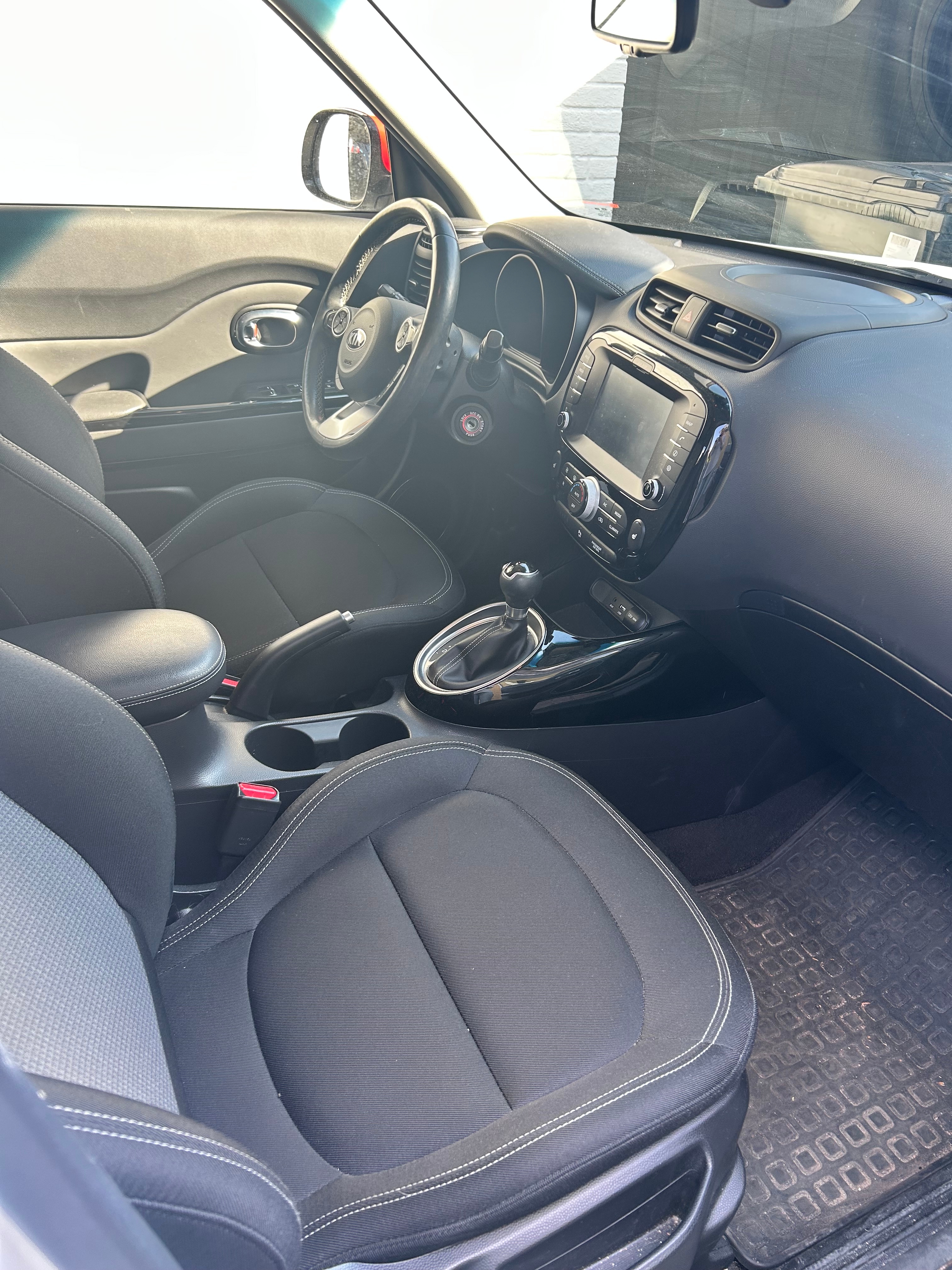 Kia Soul 1.6 CRDi DCT 2018, bild 3/8