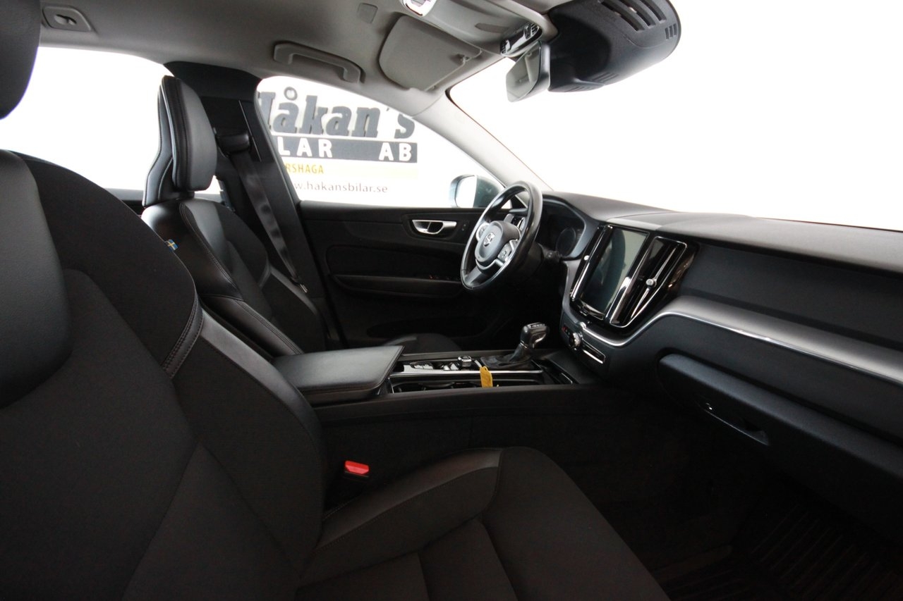 Volvo XC60 D4 Automat Momentum Advanced 2020, bild 3/5