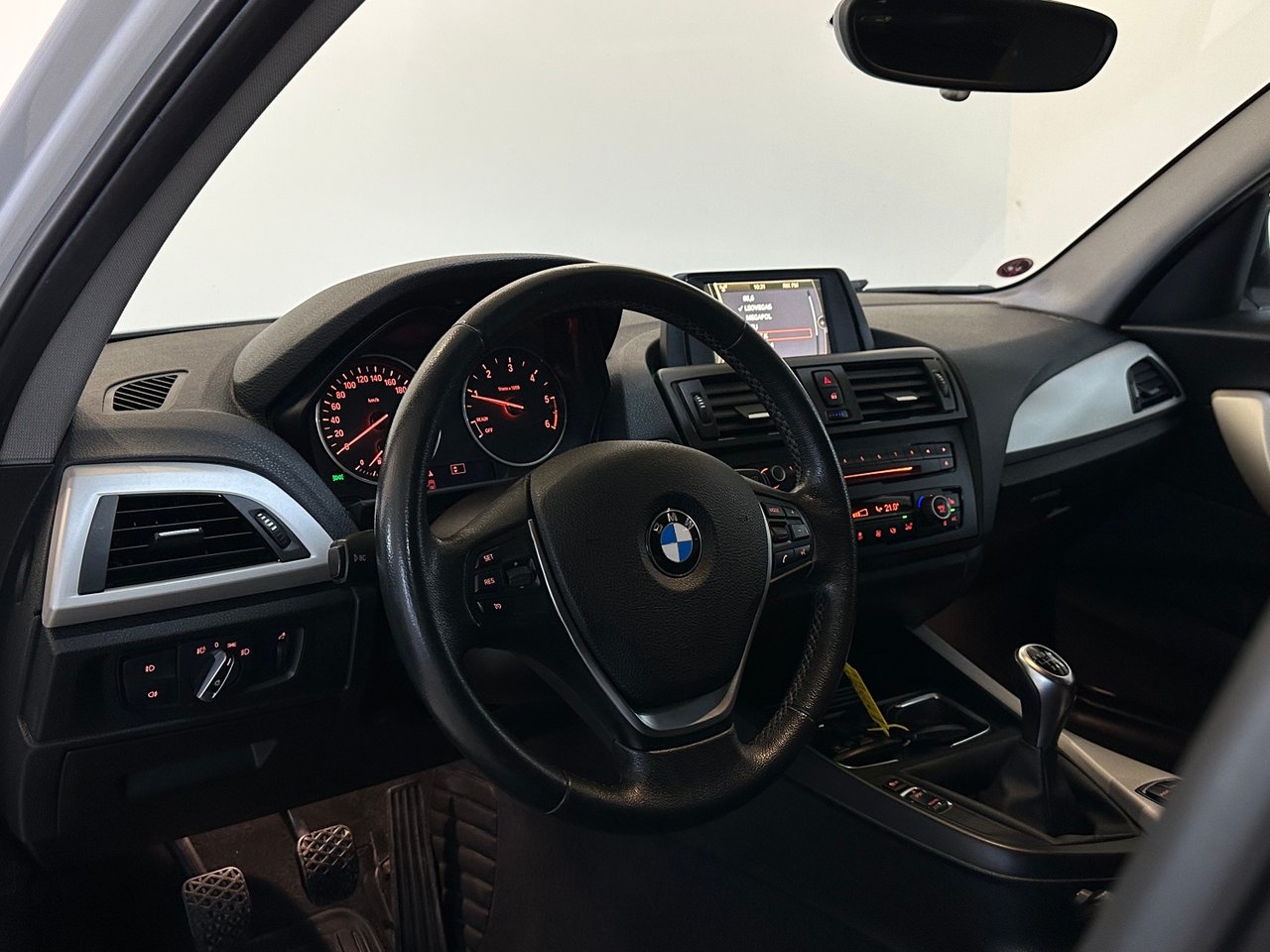 BMW 118 d 143hk 5-dörrars, Ny-Besiktad 2014, bild 7/10