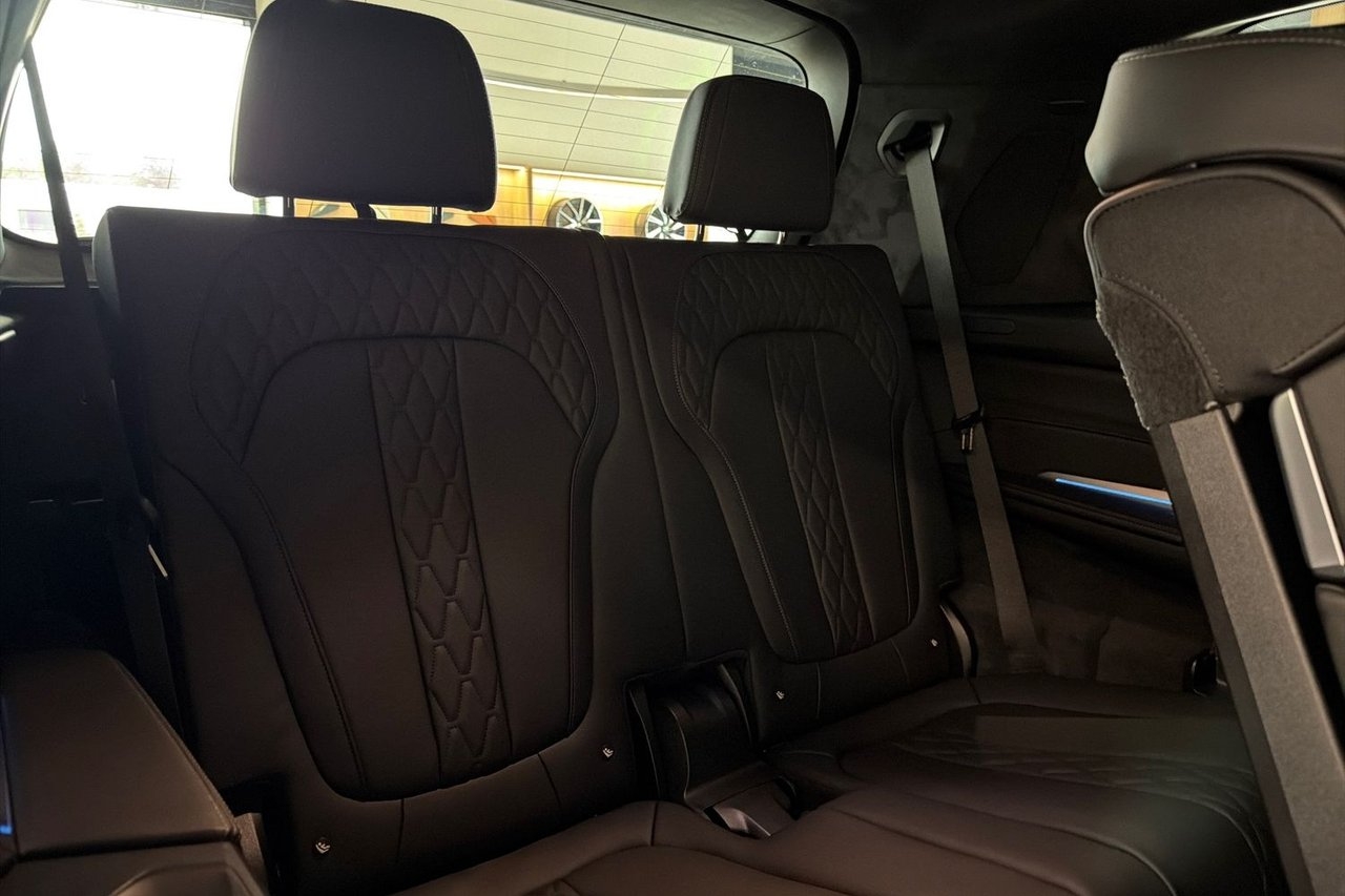 BMW X7 xDrive 40d M-sport Pro 2026, kuva 7/10