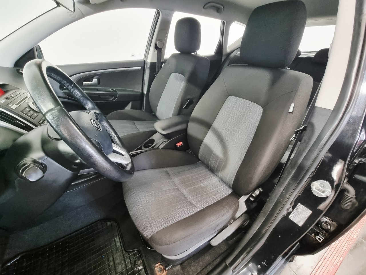 Kia Ceed 2010, bild 7/10