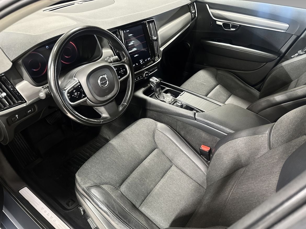 Volvo V90 D3 AWD Momentum 2019, bild 6/7