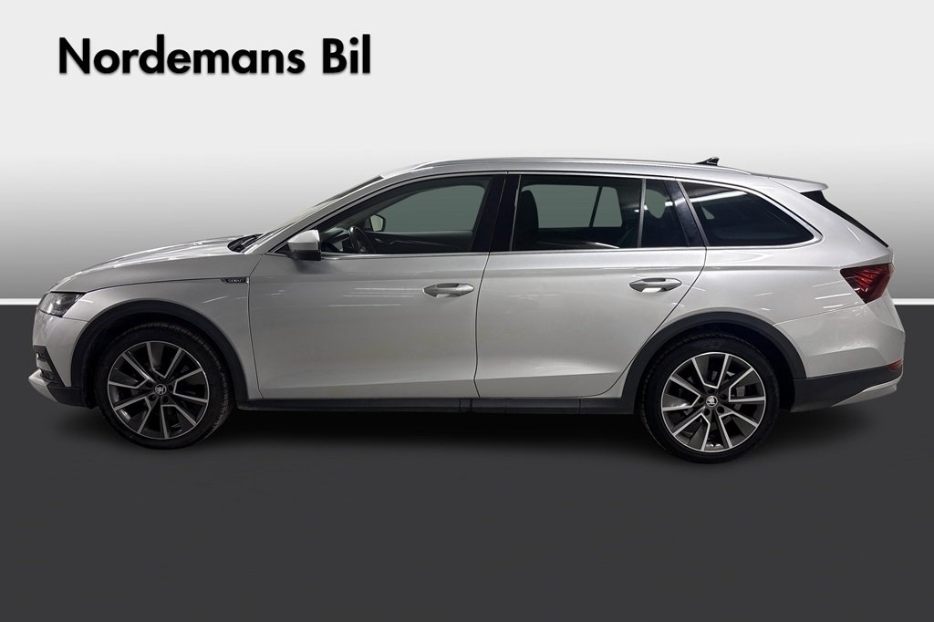Skoda Octavia 2023, bild 2/7