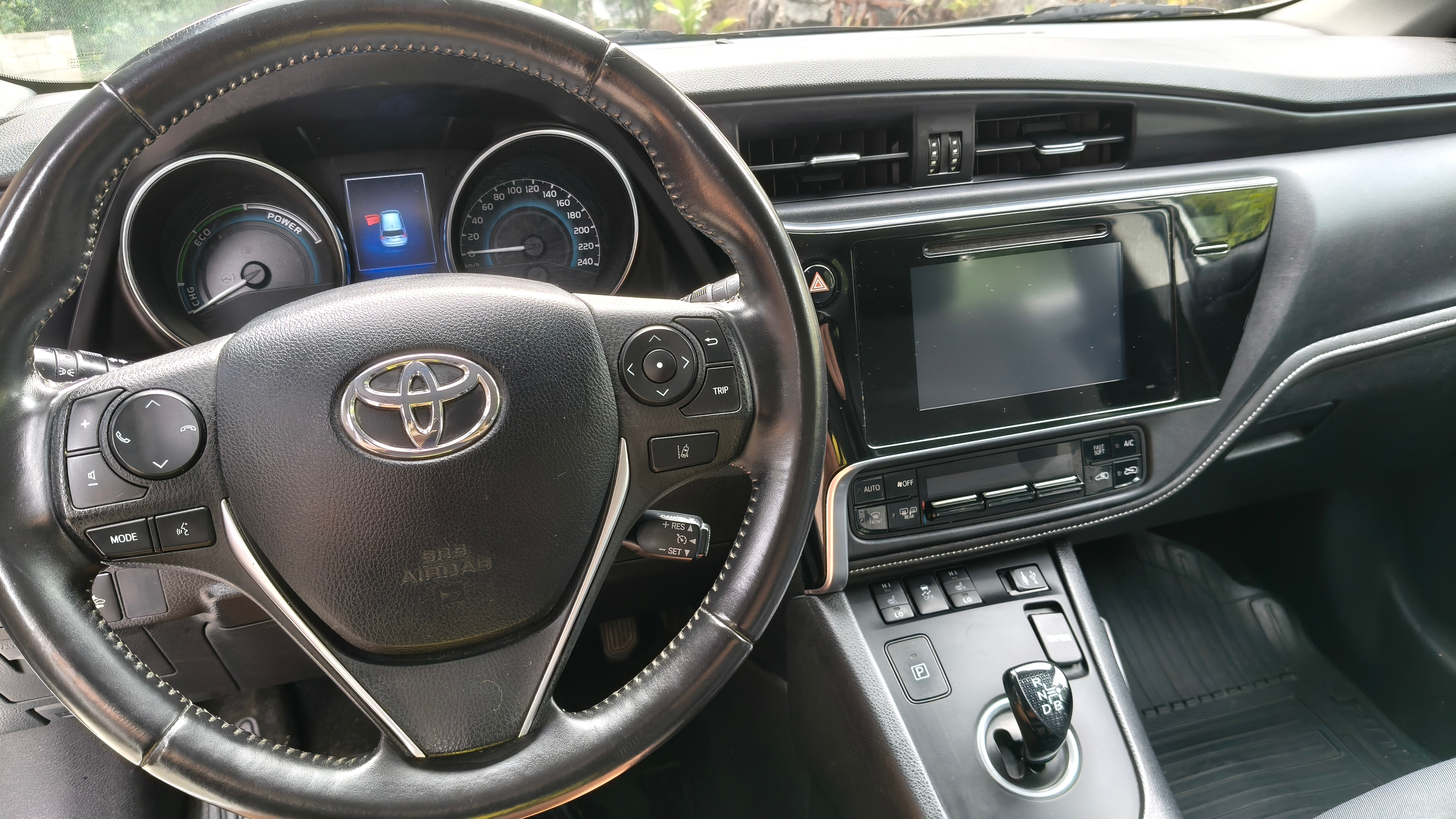 Toyota Auris Hybrid e-CVT 2016, photo 4/5