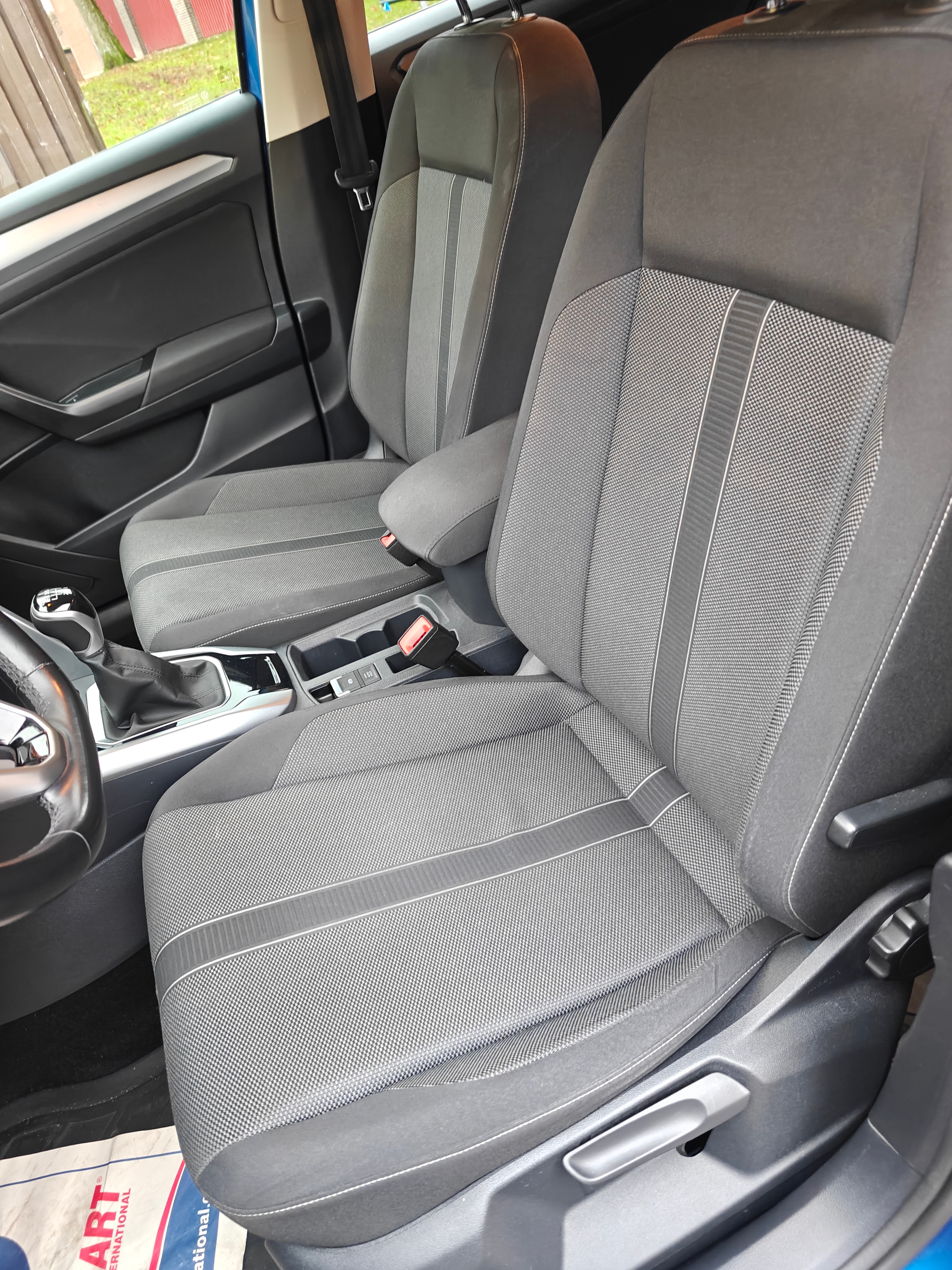 Volkswagen T-Roc 1.0 TSI OPF Manuell 2022, bild 2/3