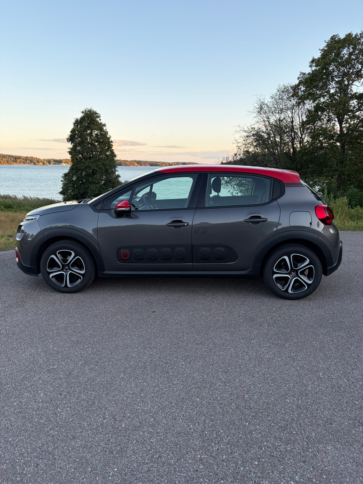 Citroen C3 1.2 PureTech 82 Manuell 2018, bild 2/10