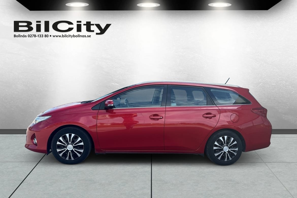 Toyota Auris 1.6 Valvematic 2013, bild 2/7